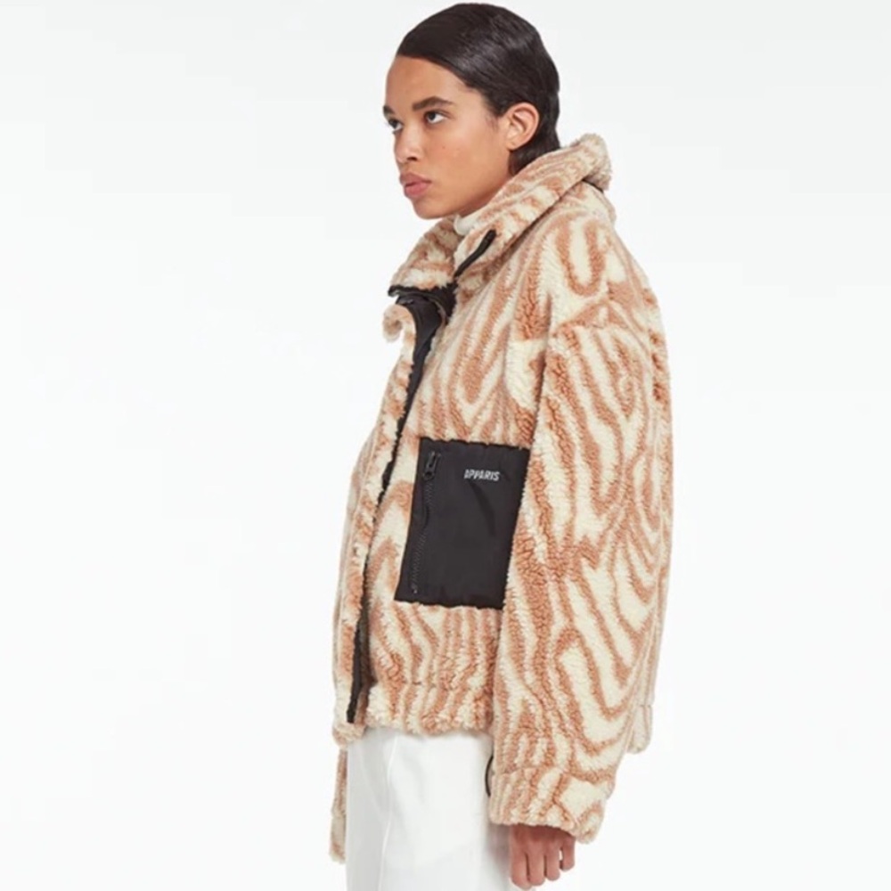 APPARIS Kindall Swirl Faux Shearling Jacket In Camel Swirl Sherpa Jacket Size XL